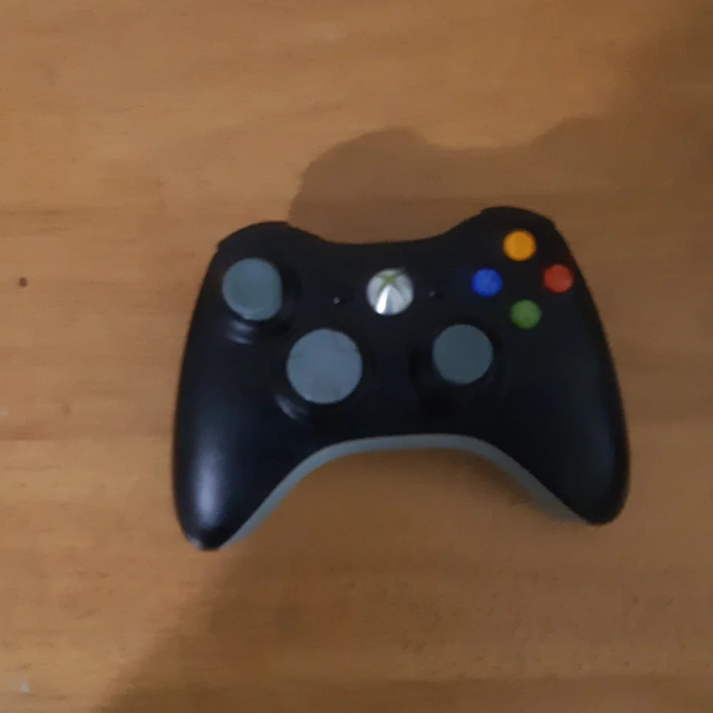 Xbox controller - Picture 2 of 2